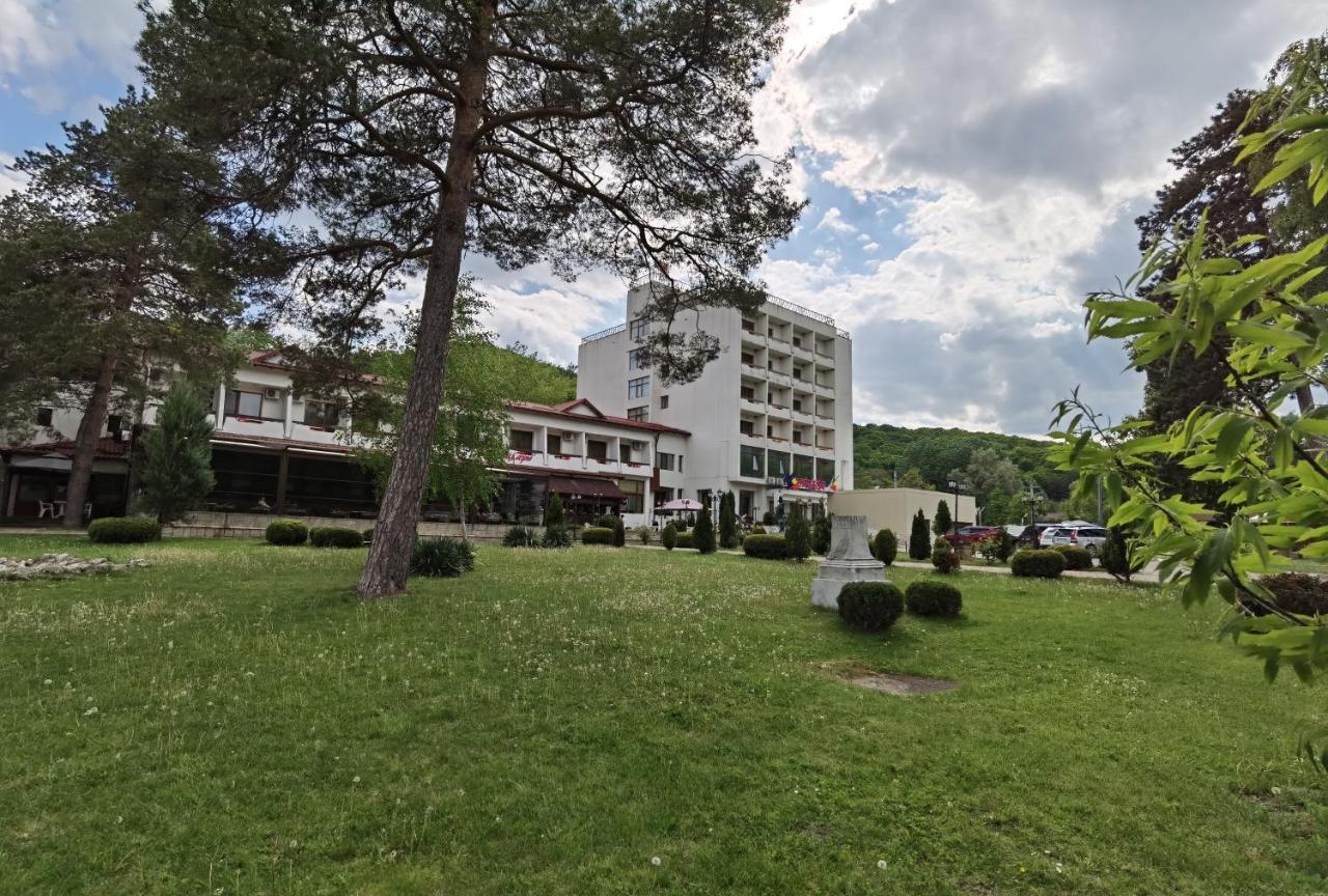 Hotel Spa Cazino Monteoru Sarata-Monteoru Bagian luar foto